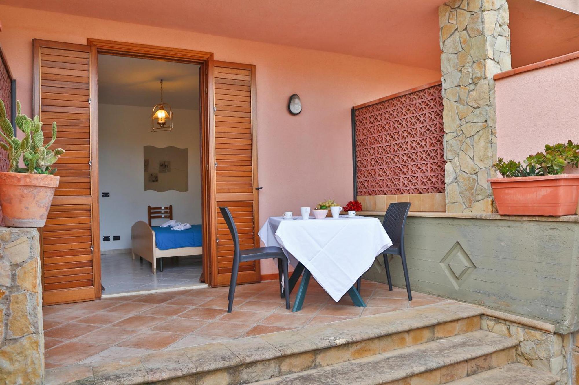 Costa Mediterranea Holiday Homes Campofelice Di Roccella Værelse billede